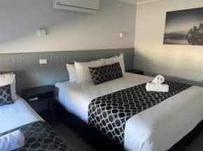 Отель Bega Motel  Бега